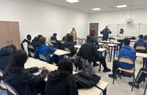 Intervention dans une classe du lycée Philibert Delorme 