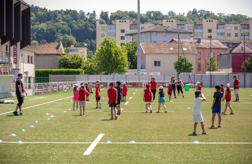 Après-midi pour la protection de l'enfance au stade Pierre-Rajon