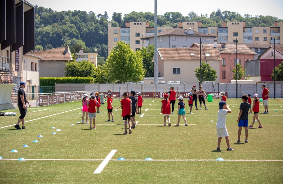Après-midi pour la protection de l'enfance au stade Pierre-Rajon